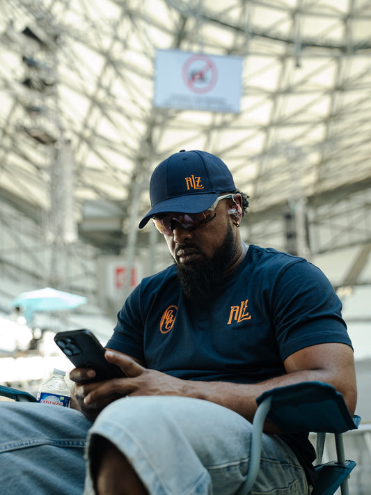 T-shirt bleu et orange (SÉRIE LIMITÉE)